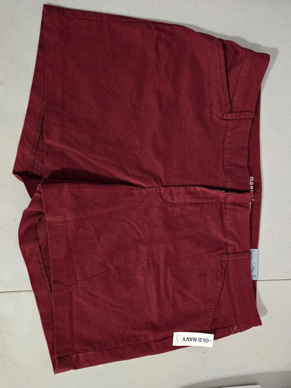 Old Navy NWT Pixie Chino Shorts Size 16 Burgundy / Red Wine Mid Rise